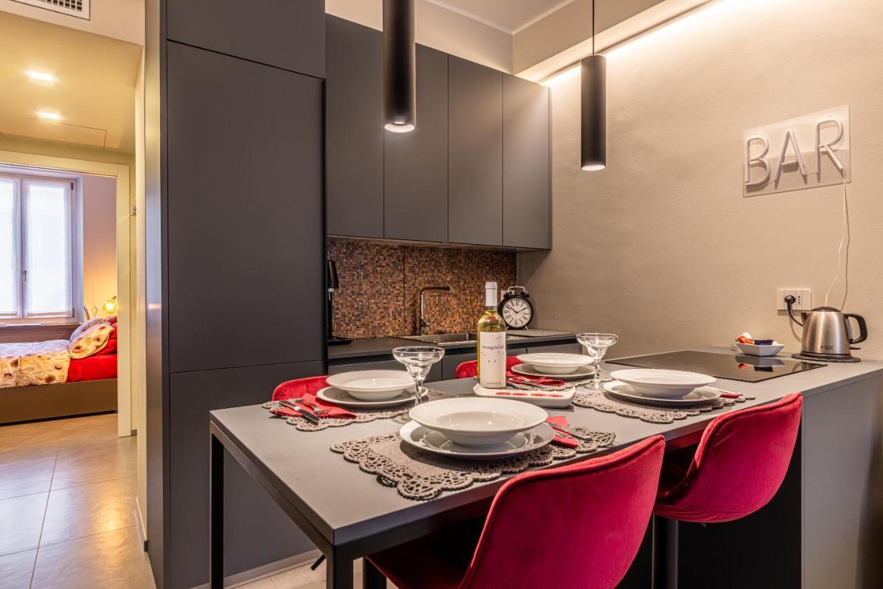 Duomo A 2 Fermate - Tiny Apartment In Pta Venezia Milan Luaran gambar